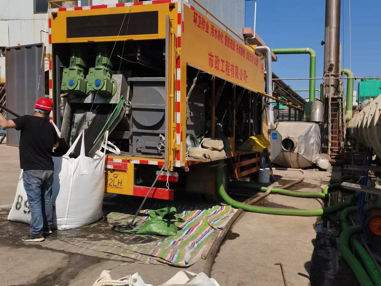 都安淤泥压干处理